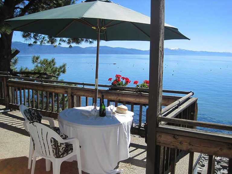 Holiday House Lake Tahoe, CA Lake front lodging at North Lake Tahoe CA